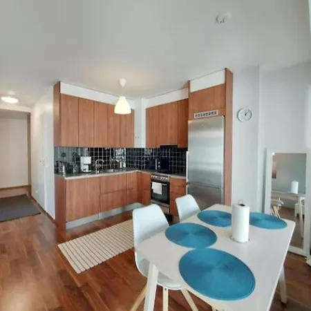 アパート Kotimaailma Helsinki - 1br, Tapiola エスポー